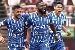 Godoy Cruz alcanzó a Boca en la cima