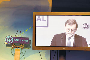 “El PP ha de seguir bajo el liderazgo de otra persona. Es lo mejor para el PP, para mí y para España”, dijo Rajoy. (Fuente: AFP)