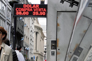 Por primera vez, el dólar cerró arriba de 40