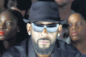 De estrella del R&B a líder de un “culto” (Fuente: AFP)