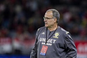 El extenso agradecimiento de Bielsa tras ser elegido mejor DT del Championship (Fuente: EFE)