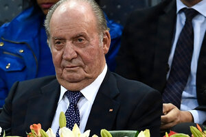 Juan Carlos I se podría quedar sin el título de rey (Fuente: AFP)
