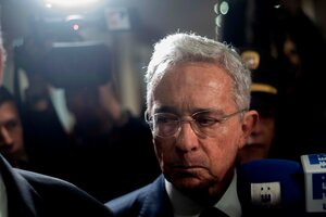 Ordenan la prisión domiciliaria del expresidente colombiano Alvaro Uribe  (Fuente: EFE)