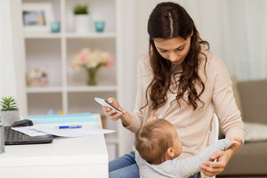 Teletrabajo: Siete de cada diez personas tienen que cuidar a sus hijos mientras trabajan desde sus hogares