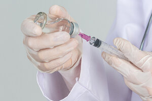 Coronavirus: la vacuna de Oxford podría ser presentada ante reguladores este año