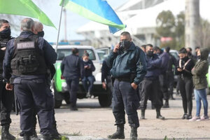 A pesar de los aumentos, se mantienen las protestas de Efectivos de la Policía Bonaerense
