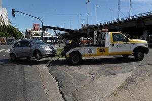 Vuelven a cobrar las multas por mal estacionamiento en CABA (Fuente: Télam)