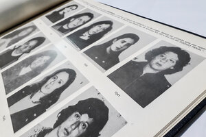 Archivos de la dictadura: La AFI entregó el álbum de fotos a la Secretaría de Derechos Humanos  (Fuente: Leandro Teysseire)