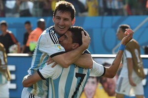 Messi quiere jugar a lo Dolina (Fuente: AFP)