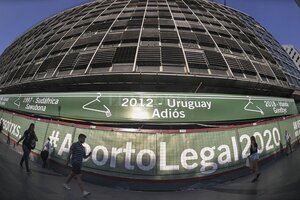 Una "acción urgente" de Amnistía Internacional a favor de la legalización del aborto (Fuente: Télam)