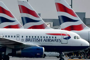 Coronavirus: British Airways vende desde copas hasta mantas de sus aviones (Fuente: AFP)