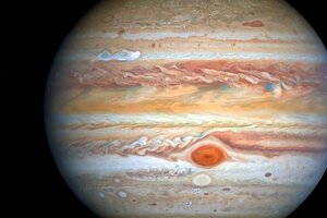 Hallaron ambientes "habitables" en las lunas heladas de Júpiter
