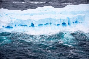 Así se ve el iceberg más grande del mundo desde el aire (Fuente: EFE)