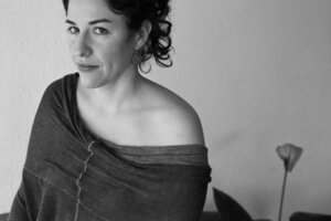 Guadalupe Nettel aborda diferentes aspectos de la maternidad en su novela "La hija única"