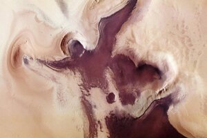 Un ángel y un corazón "se dibujan" en el verano del polo sur de Marte (Fuente: ESA/DLR/FU)