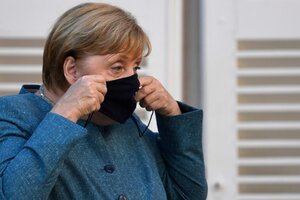 Angela Merkel llama a festejar Navidad por Skype, sin visitas personales