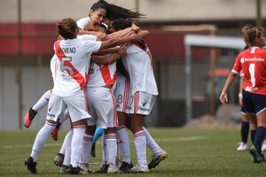 River vapuleó a Independiente y se metió en semifinales (Fuente: Foto Prensa River)