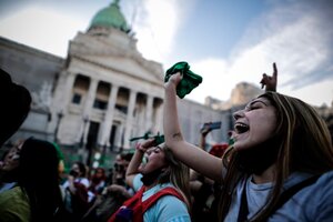 Estudiantes del Colegio Nacional de Buenos Aires enviaron una carta al Senado para exigir la legalización del aborto (Fuente: EFE)