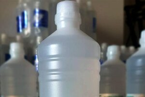 La Anmat prohibió un alcohol en gel y uno líquido que se vendían por redes sociales