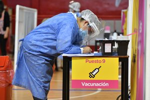 La Ciudad de Buenos Aires comenzará a vacunar a trabajadores de geriátricos (Fuente: NA)