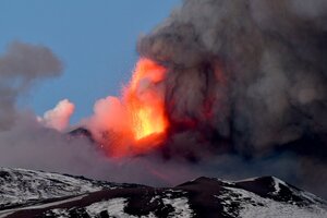 Las postales de la desconcertante nueva erupción del volcán Etna