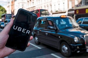 Freno a Uber en el Reino Unido: la Justicia dictaminó que los choferes no son trabajadores autónomos (Fuente: EFE)