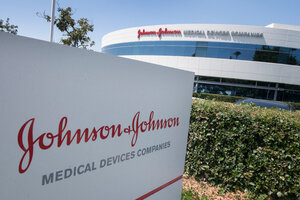 Johnson & Johnson probará su vacuna en bebés y embarazadas (Fuente: AFP)