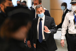 El expresidente francés Sarkozy fue condenado a tres años de prisión 