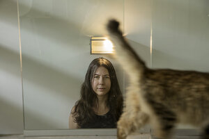 Alejandra Lunik con su gata Misha (Fuente: Nora Lezano)