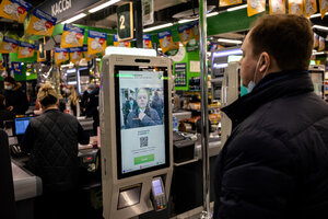 Lanzan el polémico sistema reconocimiento facial como método pago en supermercados