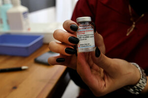 También con las vacunas Pfizer o Moderna bastaría una dosis para inmunizar a quienes tuvieron coronavirus (Fuente: AFP)