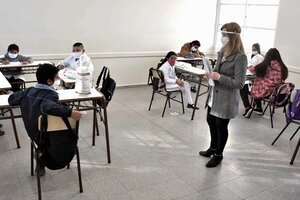 Aumenta la cantidad de docentes contagiados de Covid-19 en Salta (Fuente: Télam)