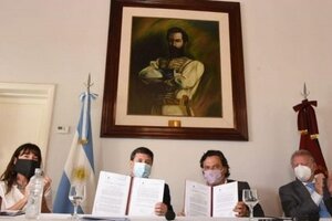 Arroyo y Sáenz firmaron convenios para mejorar 154 barrios populares de Salta