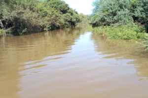 Pobladores inundados afirman que la ayuda es insuficiente 