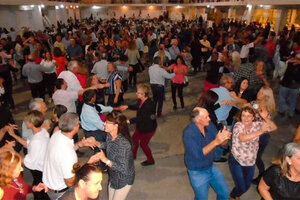 Entre Ríos: indignación por una fiesta de adultos mayores con 500 personas