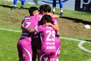 Arsenal consiguió su primer triunfo en el torneo ante Godoy Cruz (Fuente: Télam)