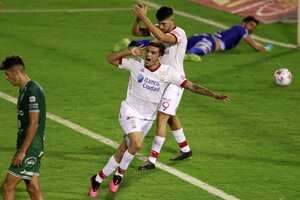 Copa de la Liga: Huracán goleó y quiere dar pelea en la Zona B