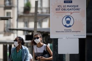 Francia implementa una app que serviría como pasaporte sanitario (Fuente: AFP)