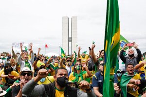 Marcha a favor de Jair Bolsonaro mientras el país supera los 400 mil muertos por covid-19 (Fuente: AFP)
