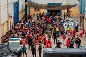 El drama migratorio en Ceuta fue provocado por un conflicto diplomático entre España y Marruecos (Fuente: EFE)