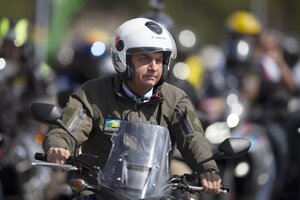 Bolsonaro paseó en moto luego de recibir los mayores cacerolazos contra su gobierno (Fuente: Xinhua)