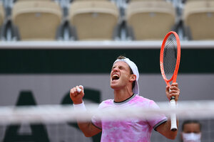 Schwartzman se metió en octavos de Roland Garros y se acordó de Tevez (Fuente: AFP)