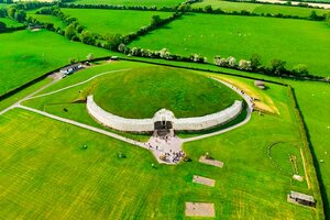 Cómo es Newgrange, el mausoleo irlandés que desconcierta a los arqueólogos