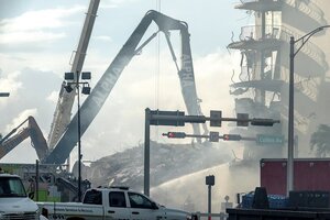 Un incendio complica las labores de rescate en Miami (Fuente: EFE)