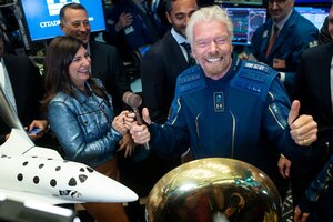 Richard Branson adelanta a Jeff Bezos en la carrera de viajes al espacio (Fuente: AFP)