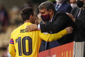 Joan Laporta: "Messi quiere quedarse, y nosotros que se quede" (Fuente: AFP)