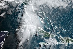 Florida se prepara para la tormenta tropical Elsa  (Fuente: AFP)