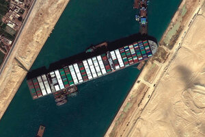 El barco encallado “Ever Given” abandonó el Canal de Suez después de estar 100 días inmovilizado (Fuente: EFE)