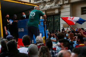 Uruguay: se superó con holgura el piso de firmas para el referéndum contra la ley de Lacalle Pou (Fuente: EFE)
