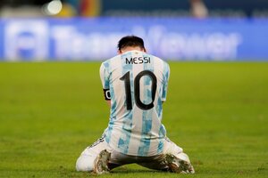 Lionel Messi y una emotiva dedicatoria para Diego Maradona  (Fuente: EFE)